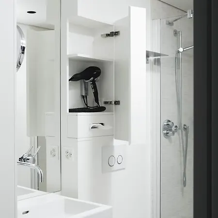 ホテル シュロスベルク 3*